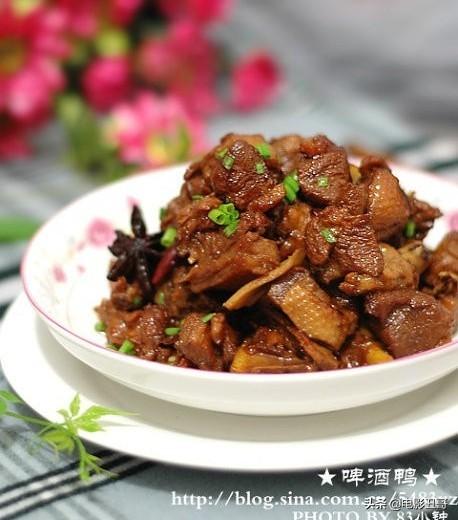 過幾天和女朋友去武漢，各位大佬推薦一下，武漢有哪些美食，或者小吃街，公園景點(diǎn)什么的？