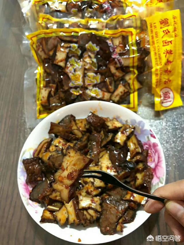 想去湖南玩一次，當?shù)赜惺裁幢爻缘男〕悦朗惩扑]，吃貨們趕緊出來了？